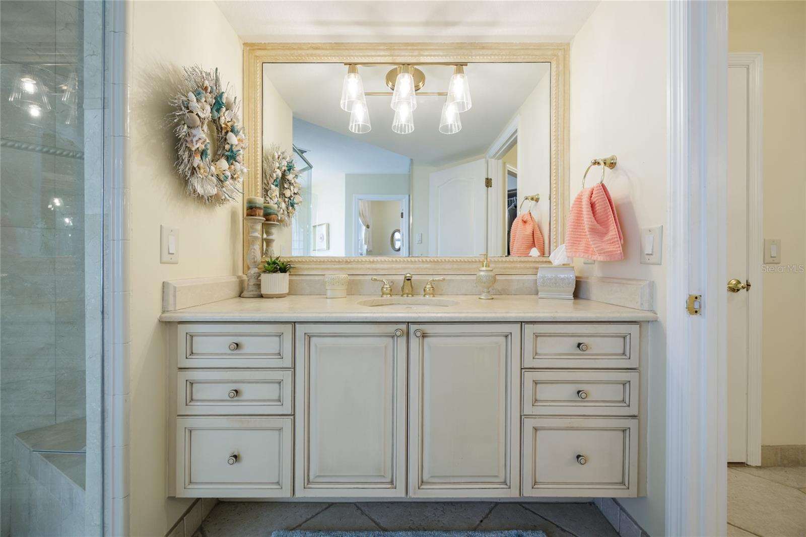 Image 32 of 68 For 14 Cedarwood Ct