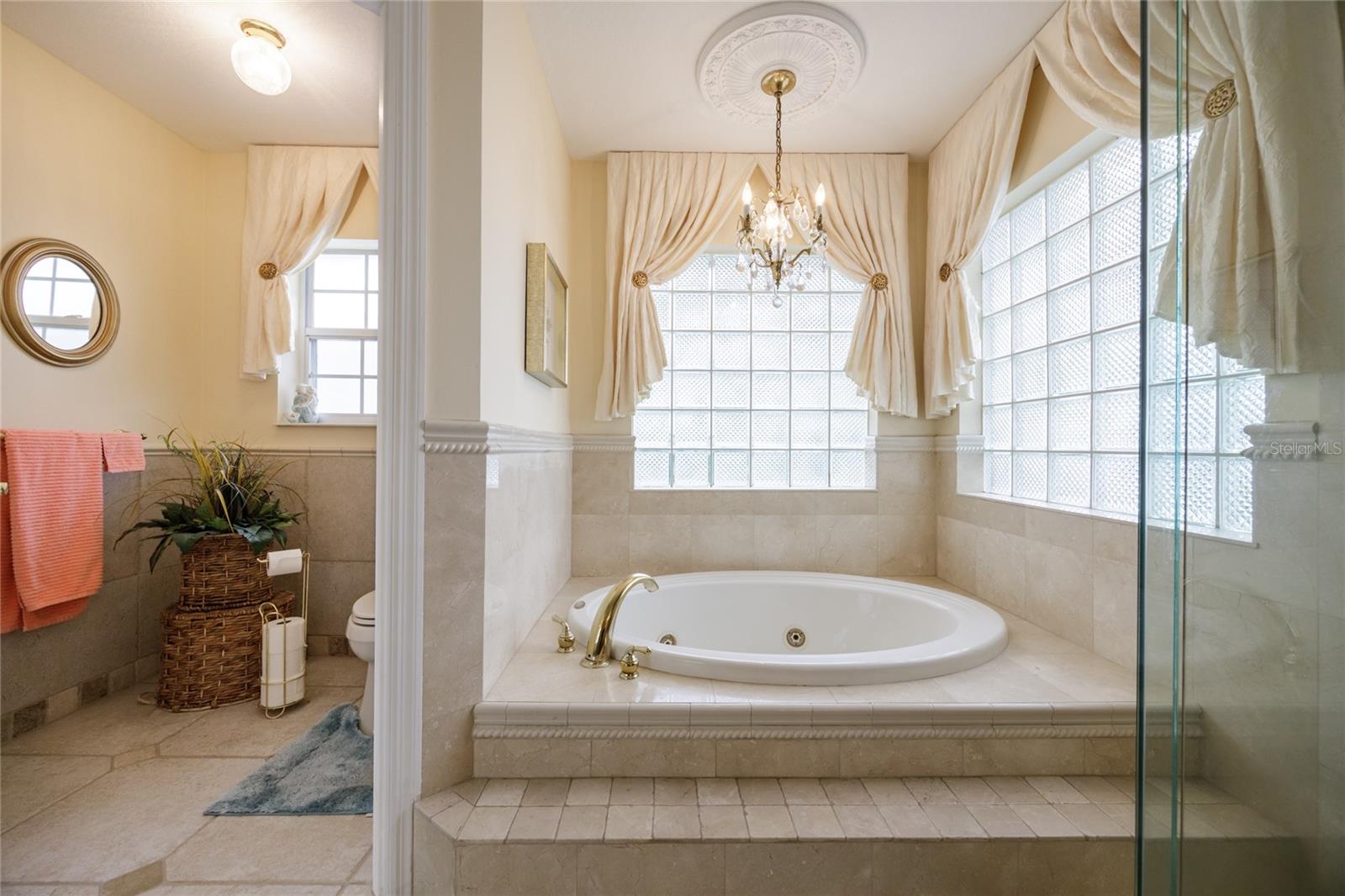 Image 34 of 68 For 14 Cedarwood Ct