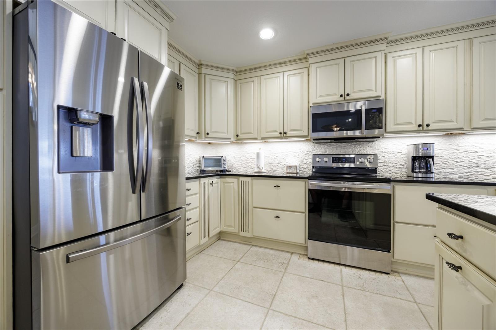 Image 7 of 68 For 14 Cedarwood Ct