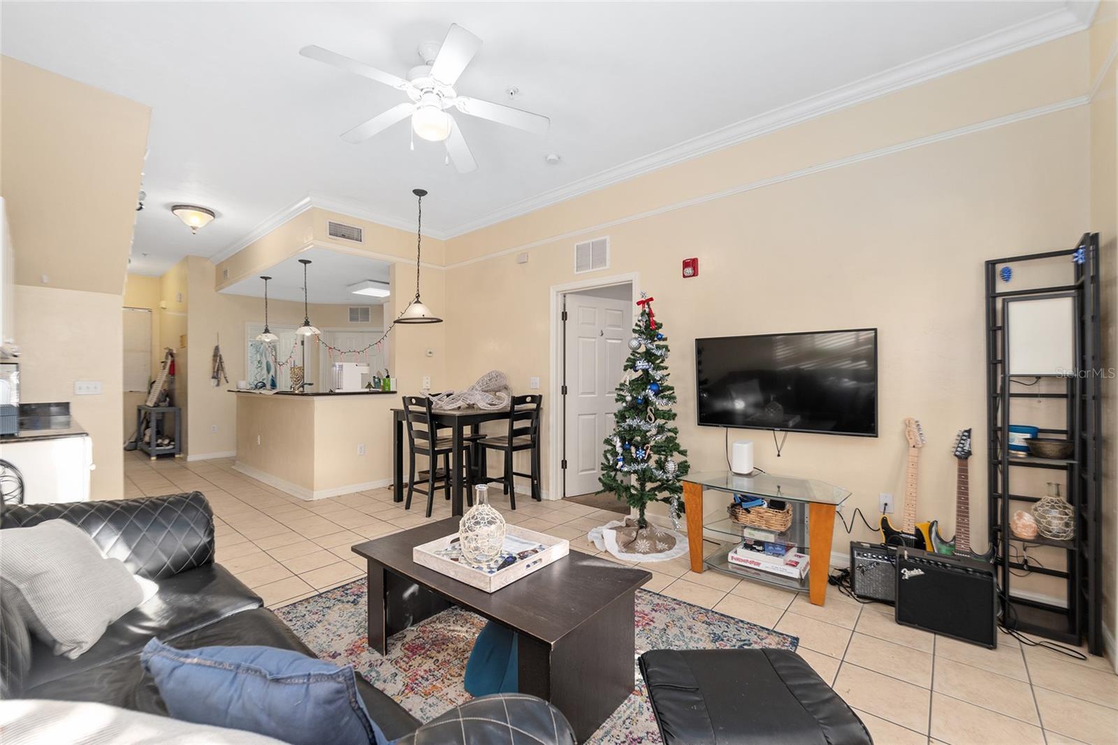 Image 13 of 38 For 1418 3rd Avenue 303