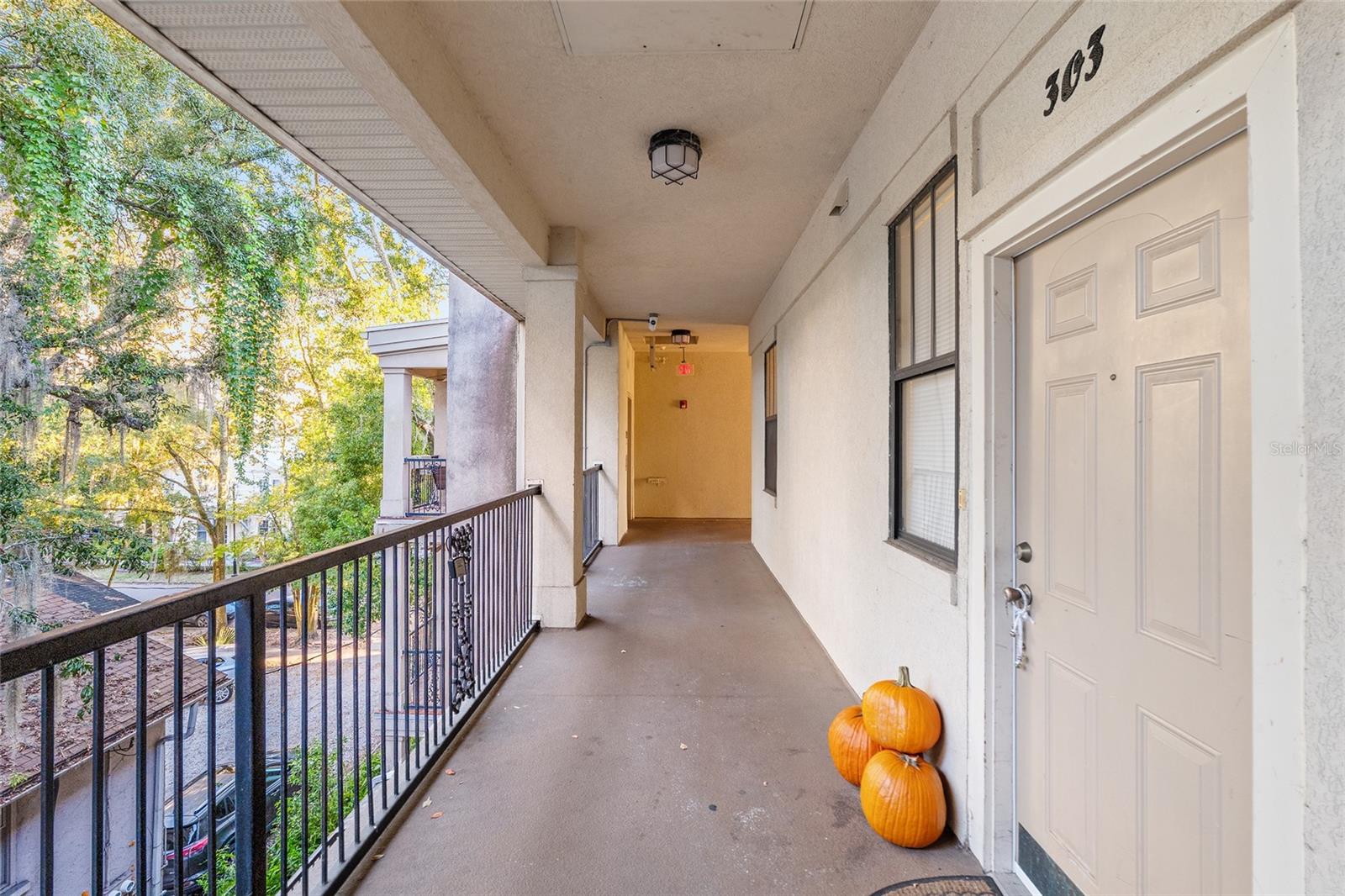 Image 4 of 38 For 1418 3rd Avenue 303