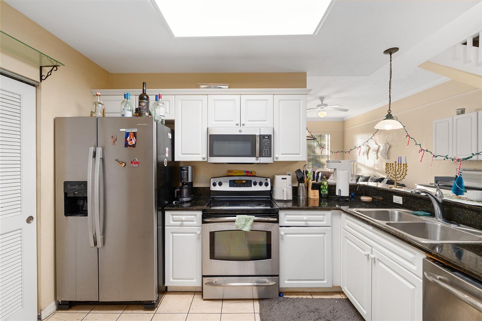 Image 7 of 38 For 1418 3rd Avenue 303