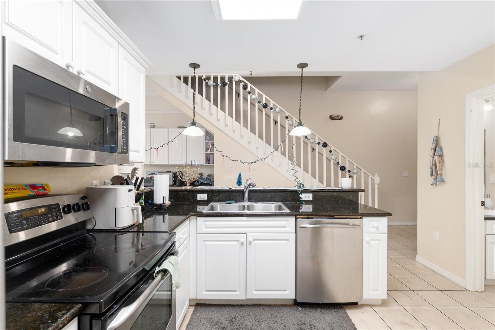 Image 8 of 38 For 1418 3rd Avenue 303