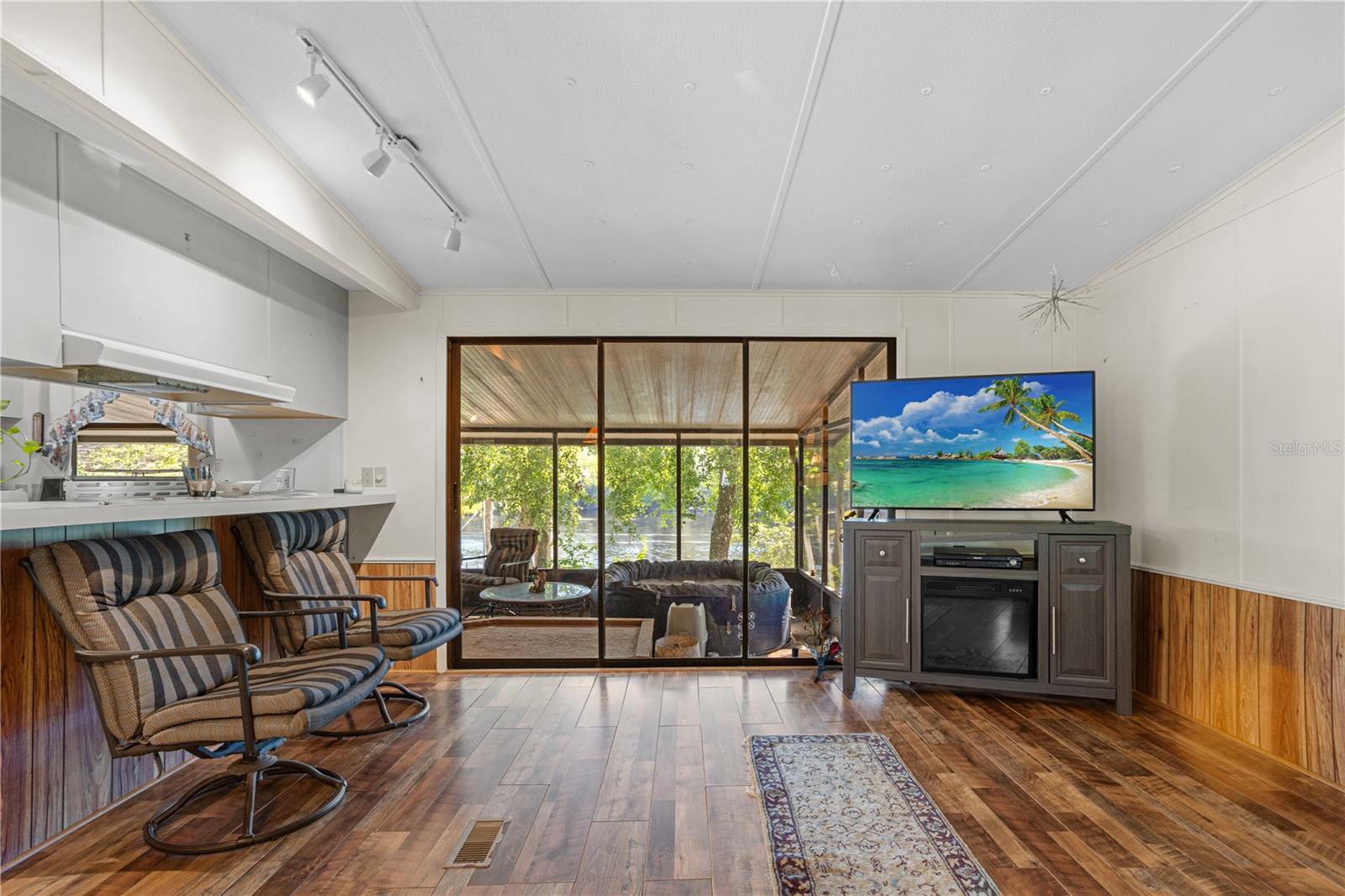 Image 4 of 20 For 337 937th Avenue