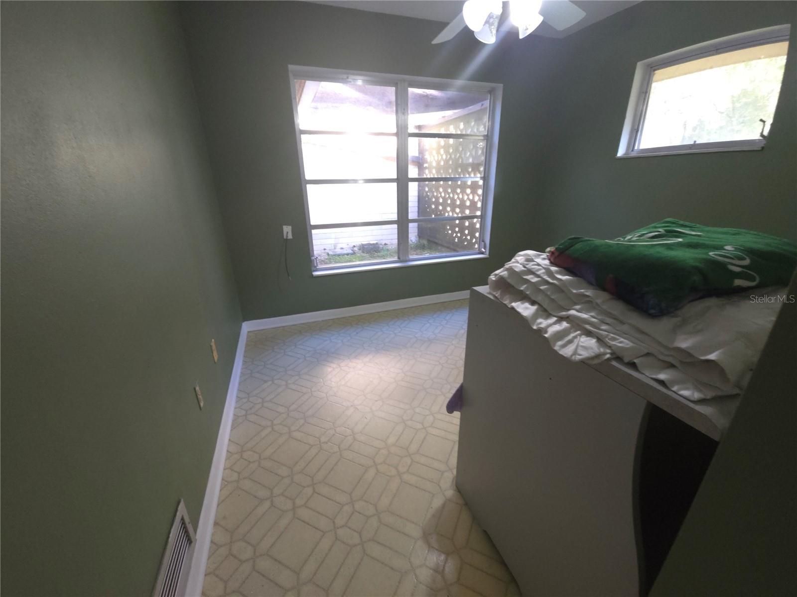 Image 13 of 70 For 6706 18 Avenue