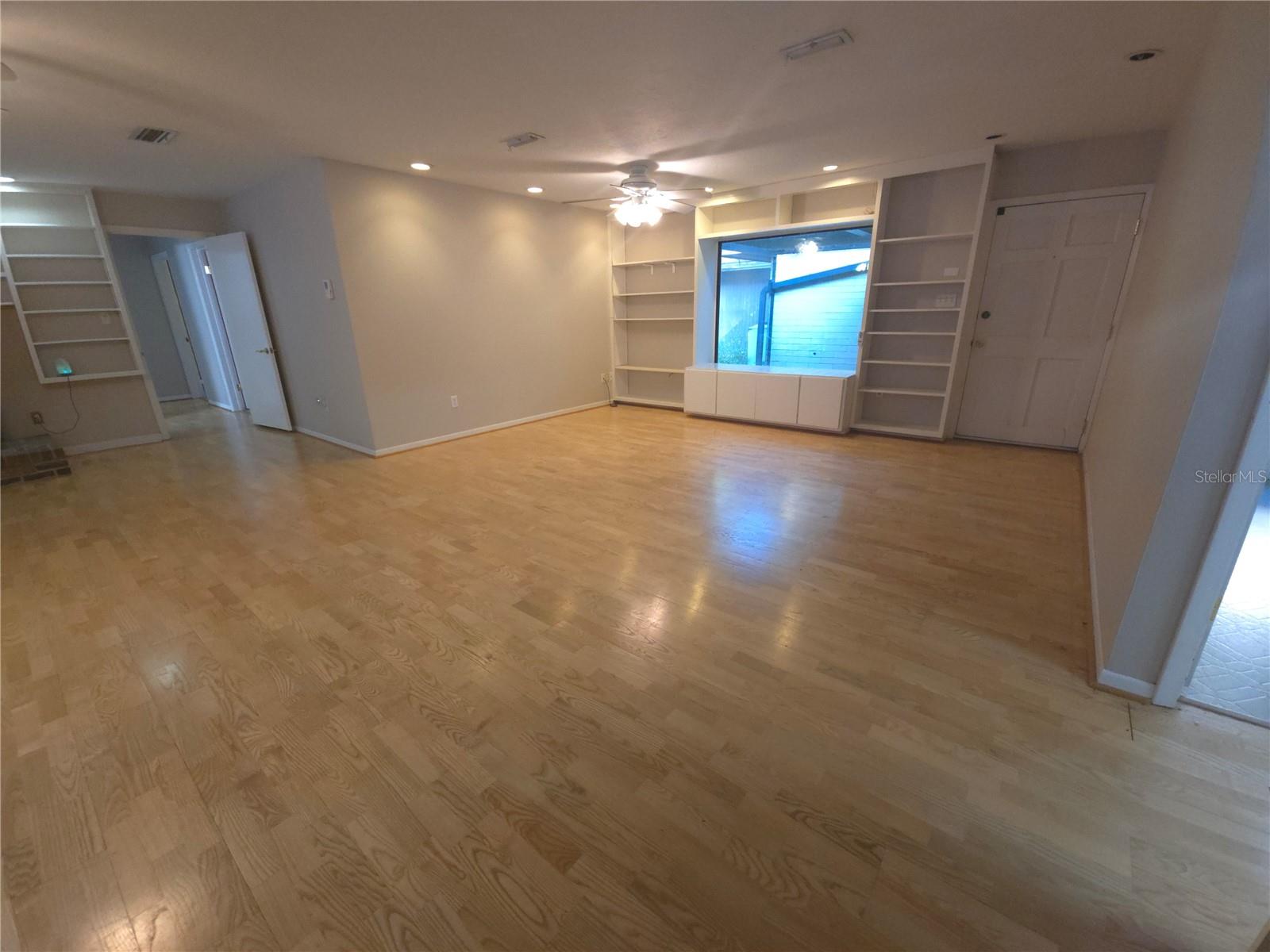 Image 14 of 70 For 6706 18 Avenue