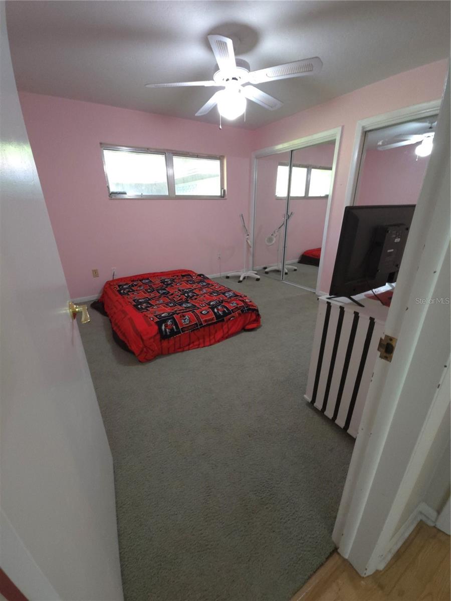 Image 21 of 70 For 6706 18 Avenue