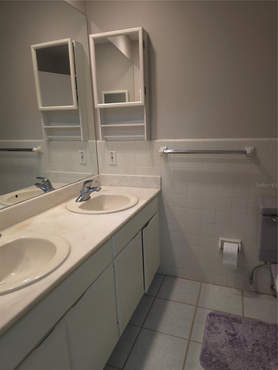 Image 4 of 70 For 6706 18 Avenue