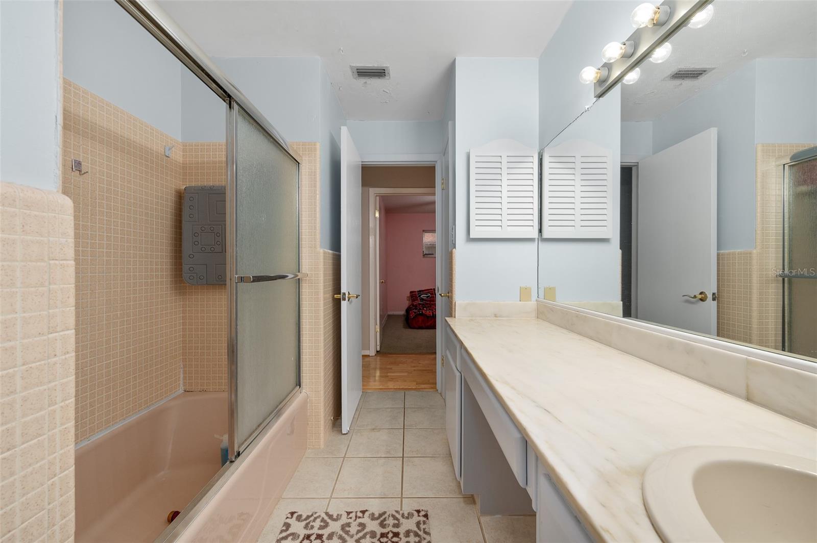 Image 41 of 70 For 6706 18 Avenue