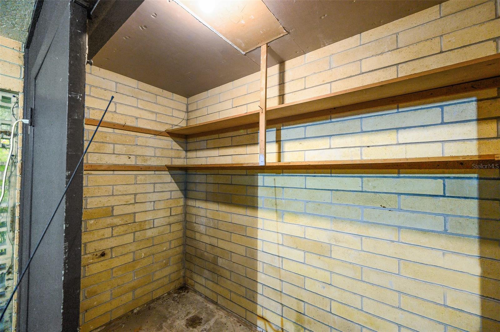 Image 58 of 70 For 6706 18 Avenue