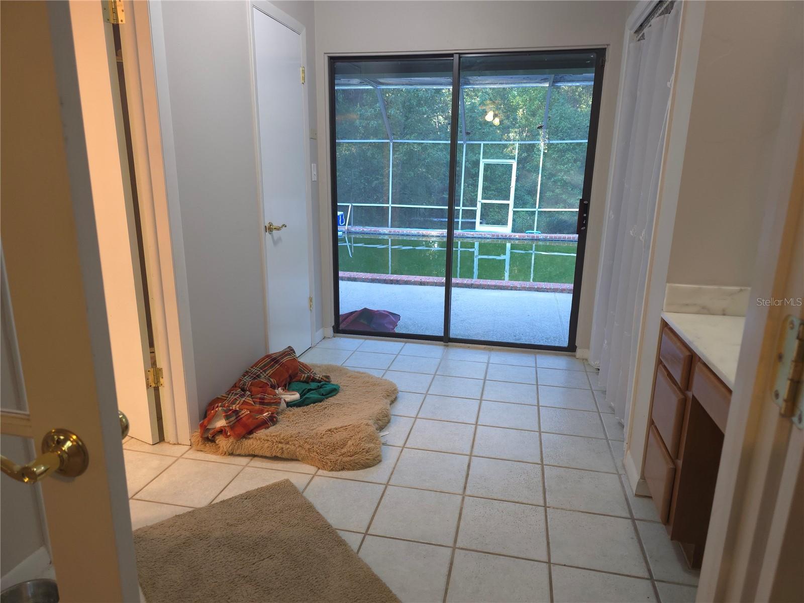 Image 6 of 70 For 6706 18 Avenue