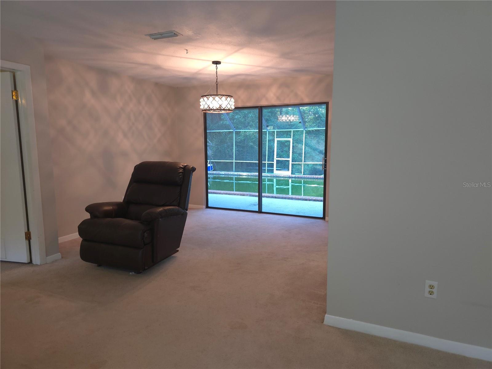 Image 7 of 70 For 6706 18 Avenue