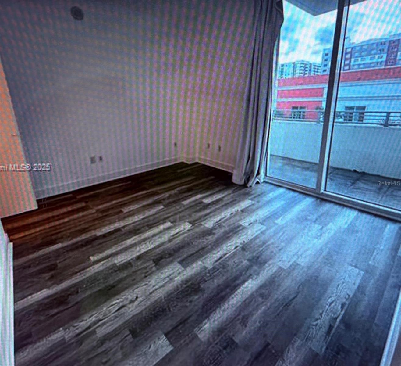 Image 12 of 16 For 350 24th Street 514