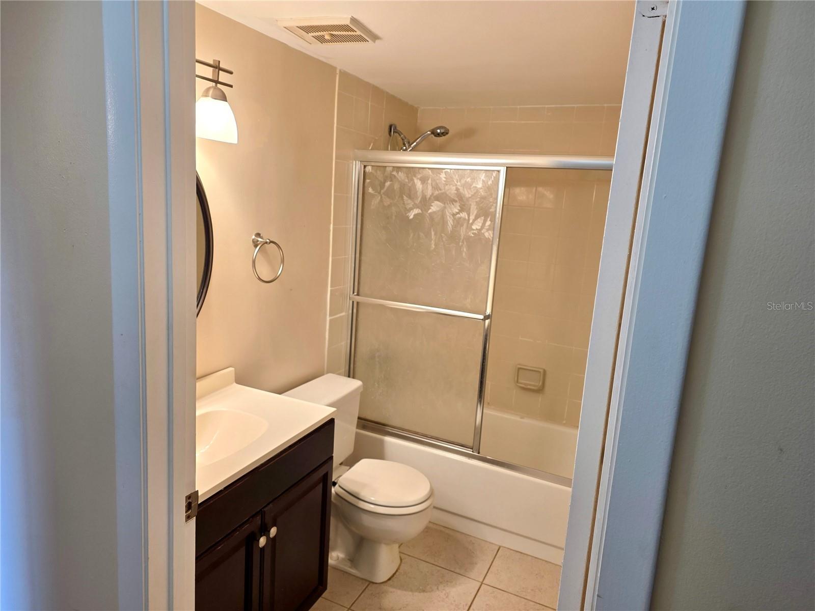 Image 7 of 11 For 588 Trace Circle 102