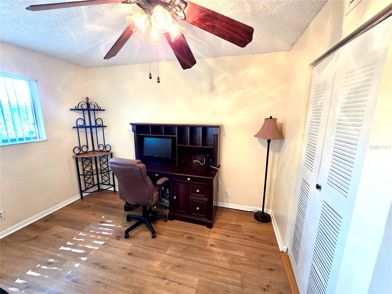 Image 8 of 11 For 588 Trace Circle 102