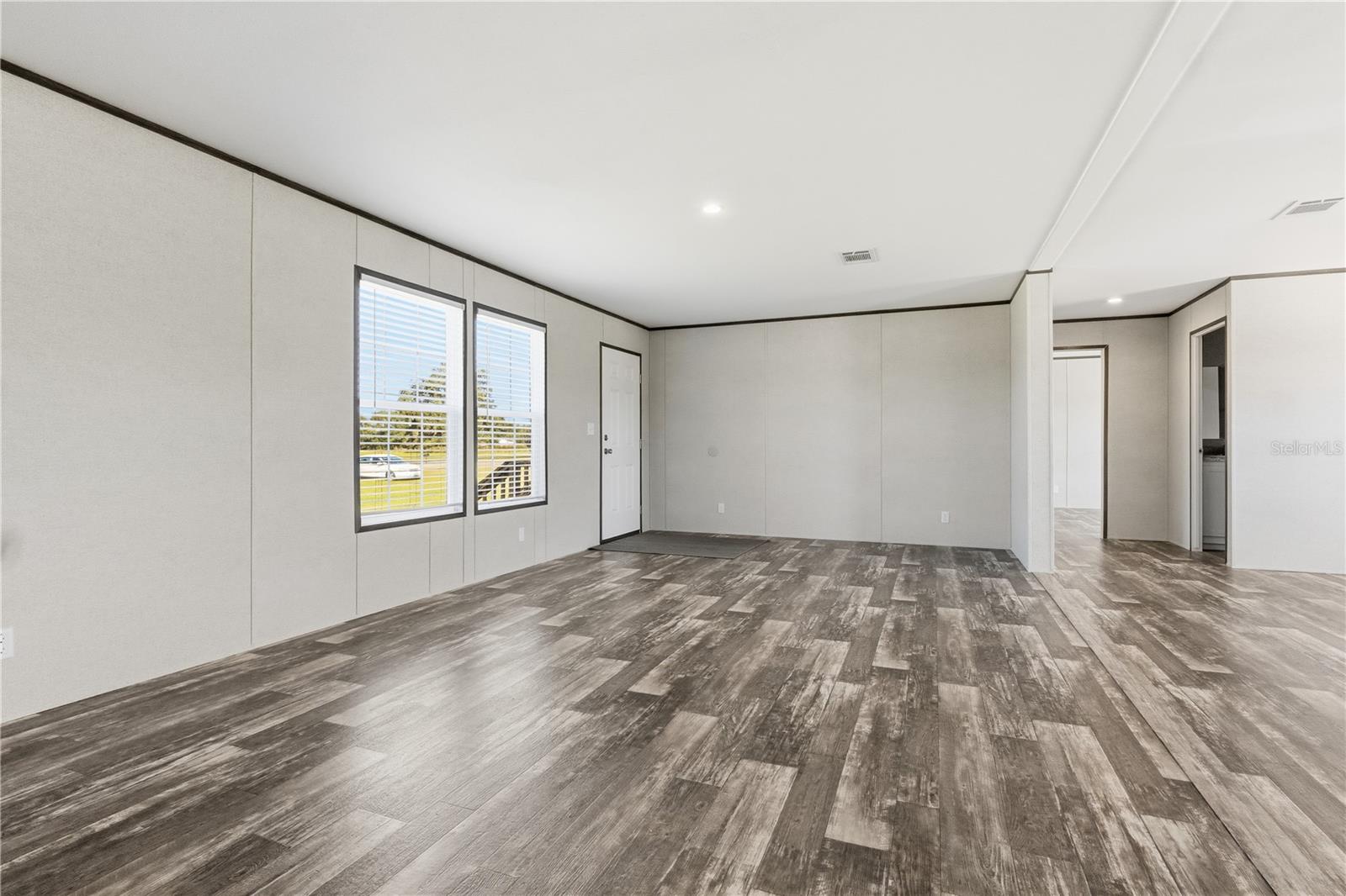 Image 14 of 41 For 9870 62nd Court