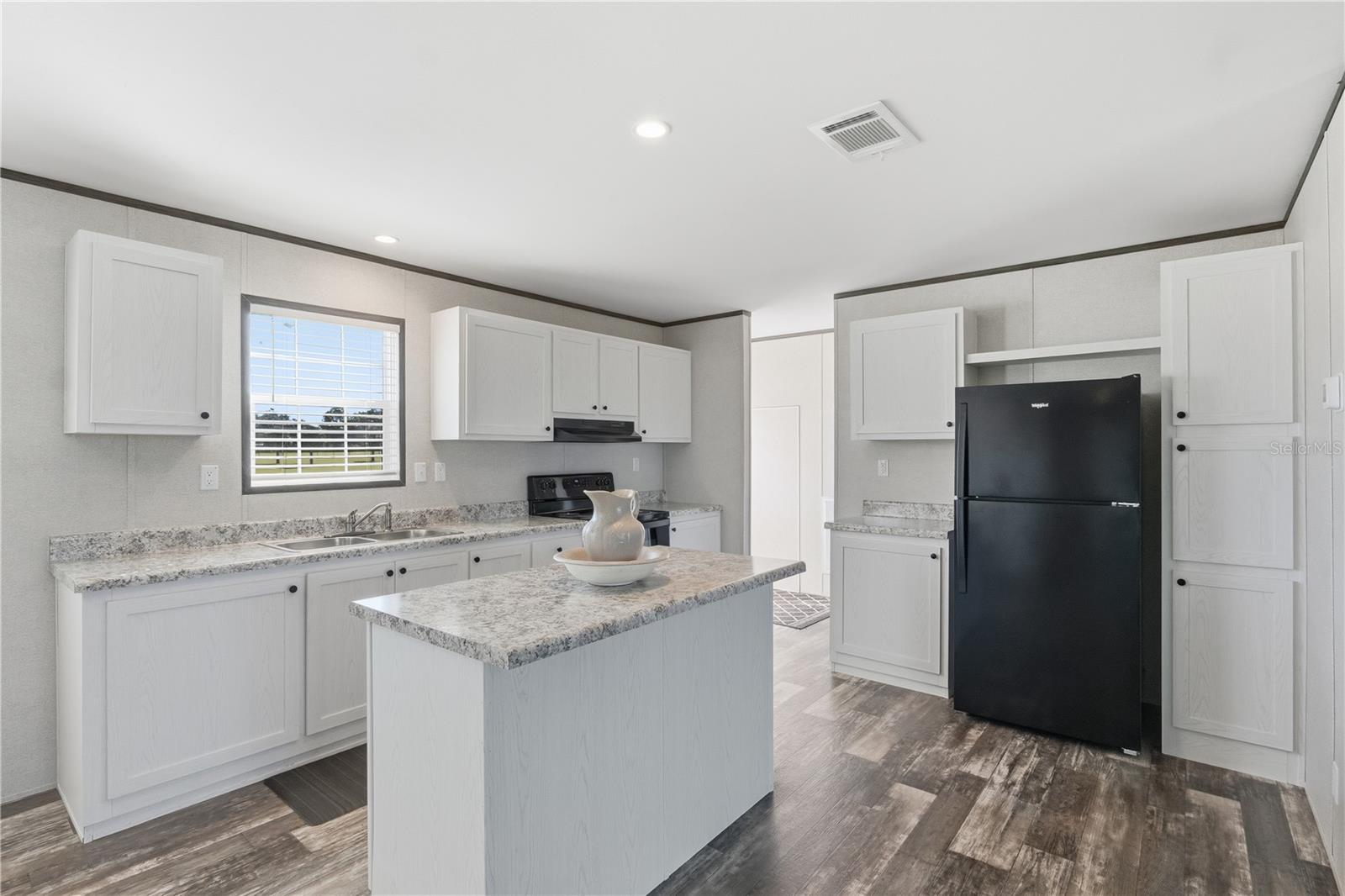 Image 16 of 41 For 9870 62nd Court