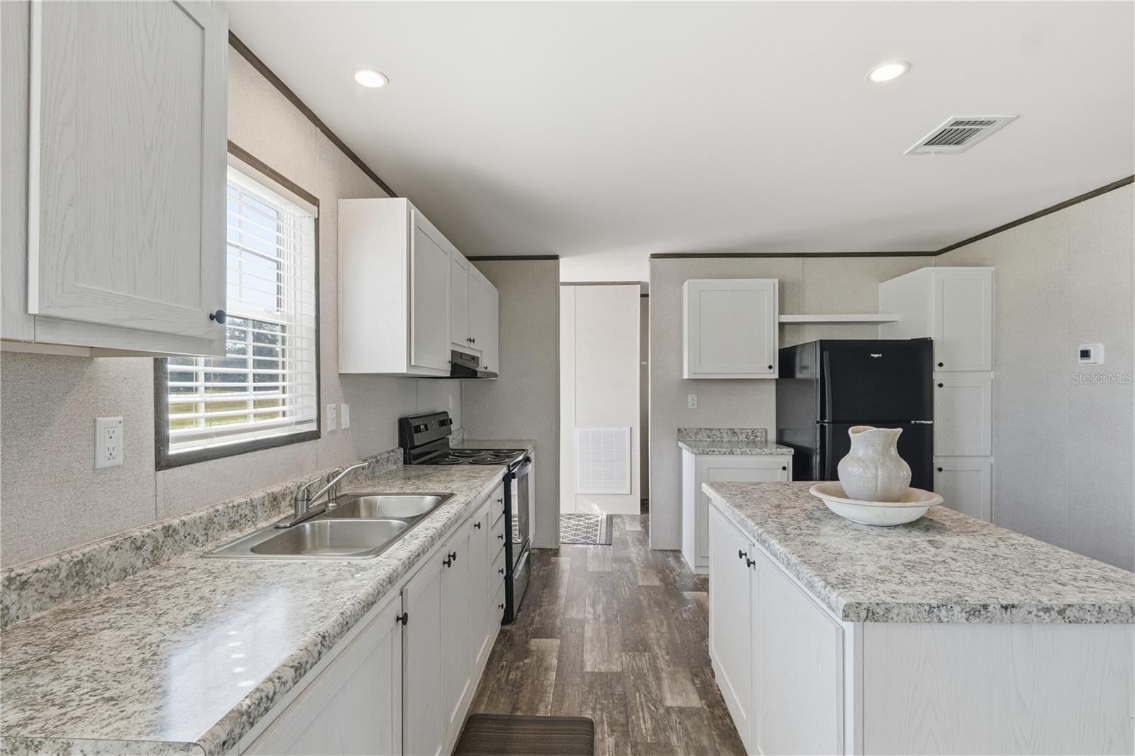 Image 17 of 41 For 9870 62nd Court