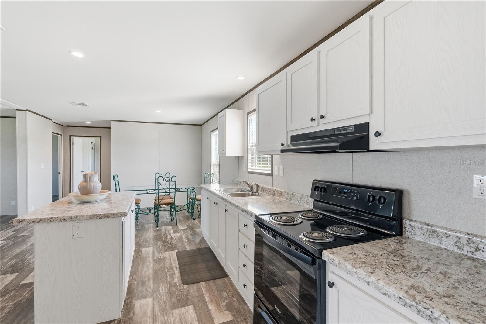 Image 18 of 41 For 9870 62nd Court