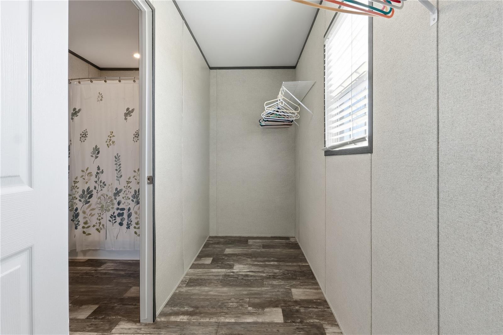 Image 26 of 41 For 9870 62nd Court