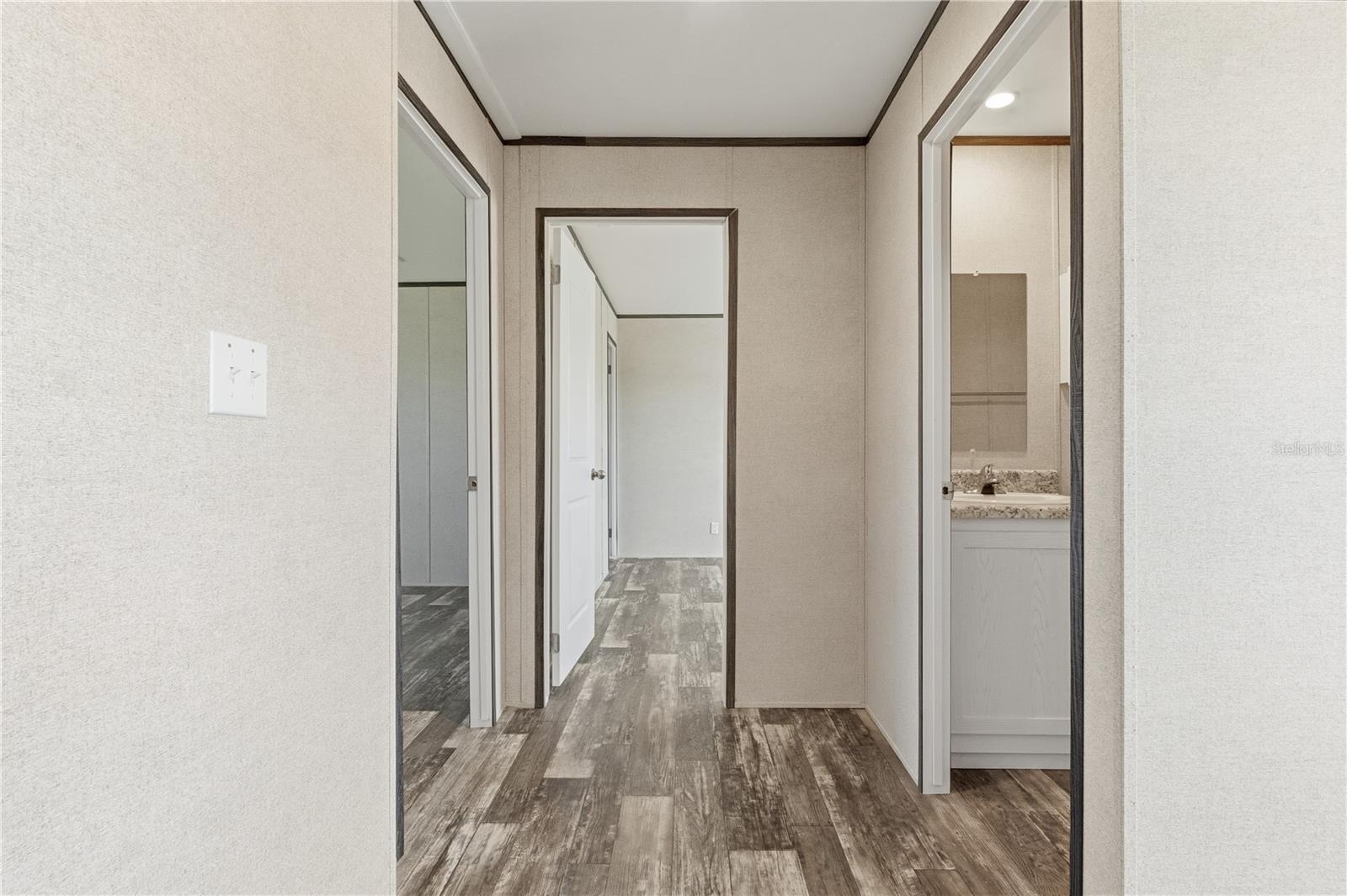 Image 28 of 41 For 9870 62nd Court