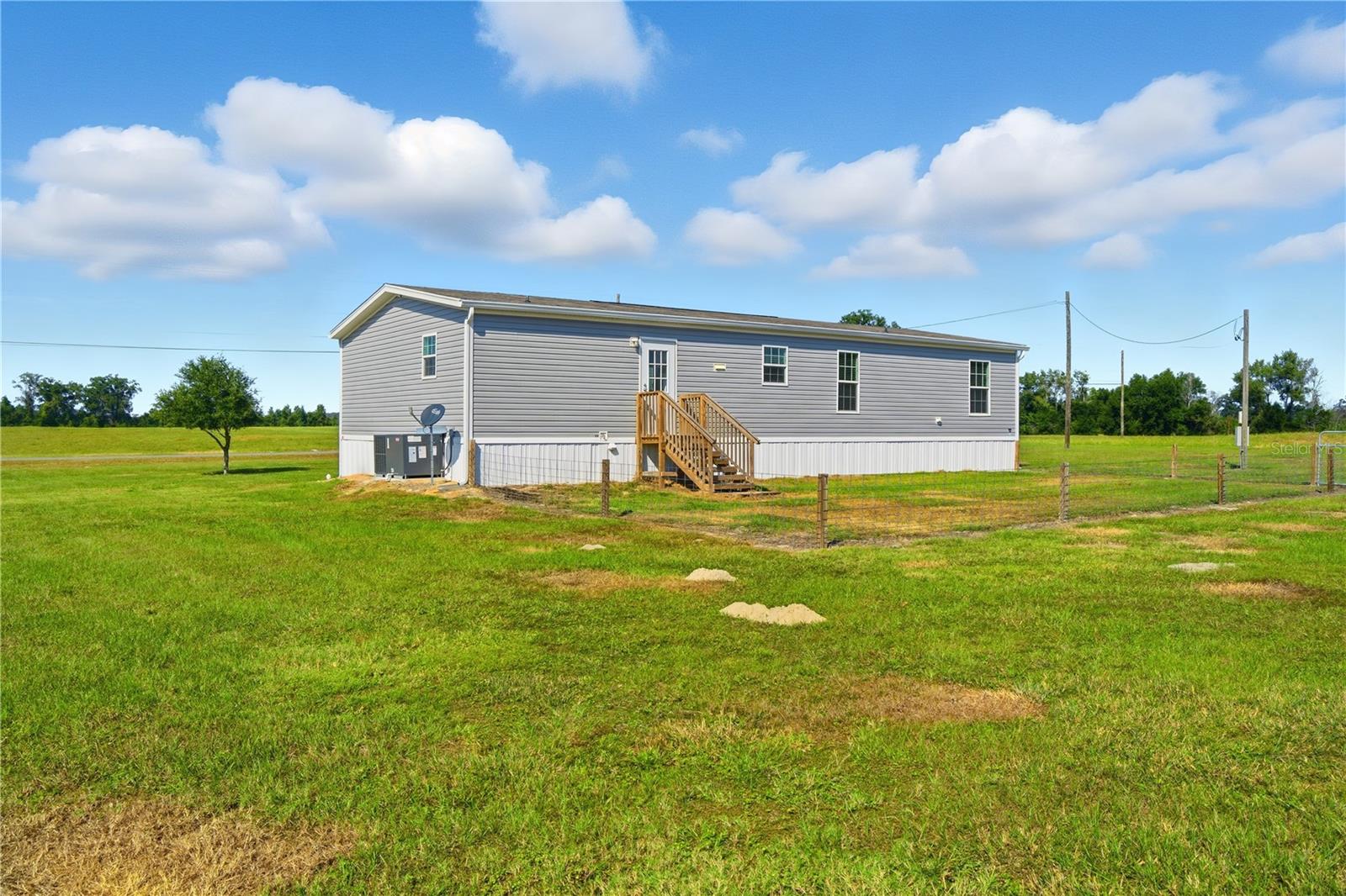 Image 5 of 41 For 9870 62nd Court