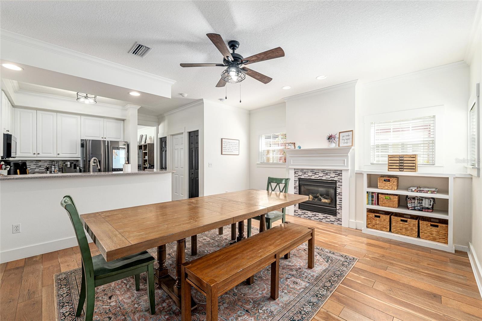 Image 22 of 81 For 12837 1st Place