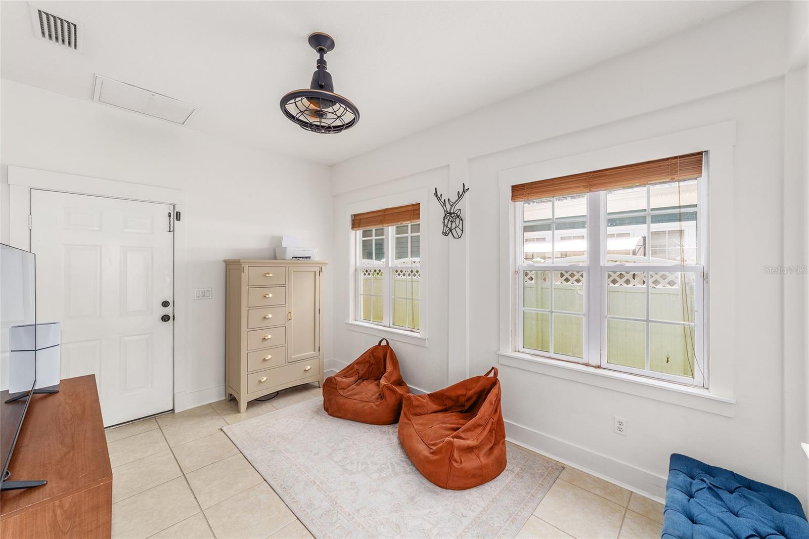 Image 25 of 81 For 12837 1st Place