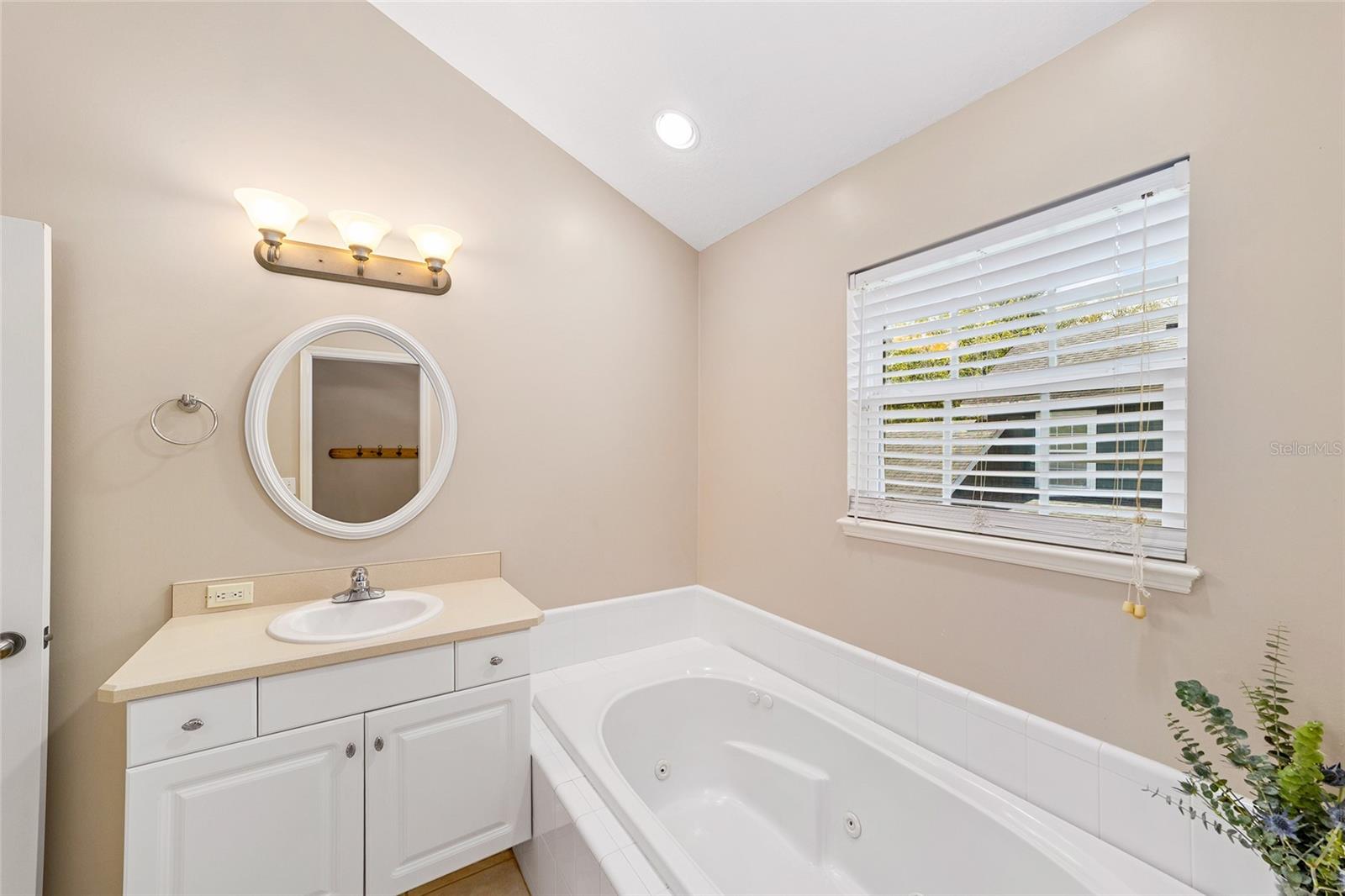 Image 42 of 81 For 12837 1st Place