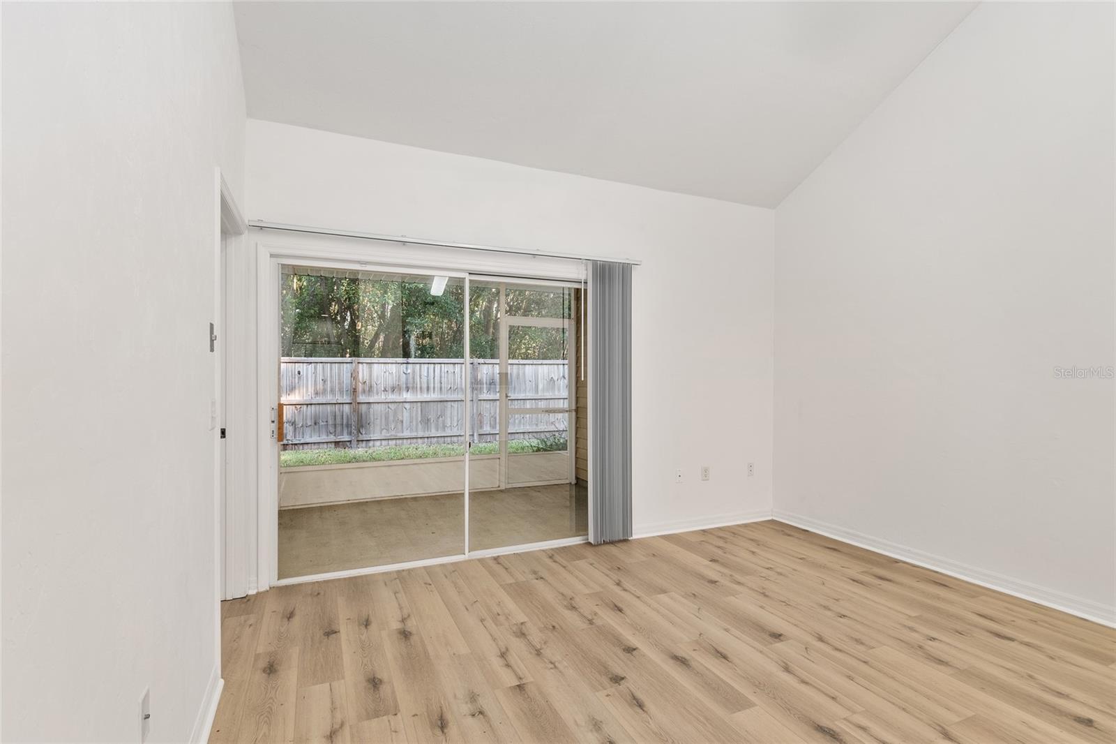 Image 9 of 40 For 13200 Newberry Road V120