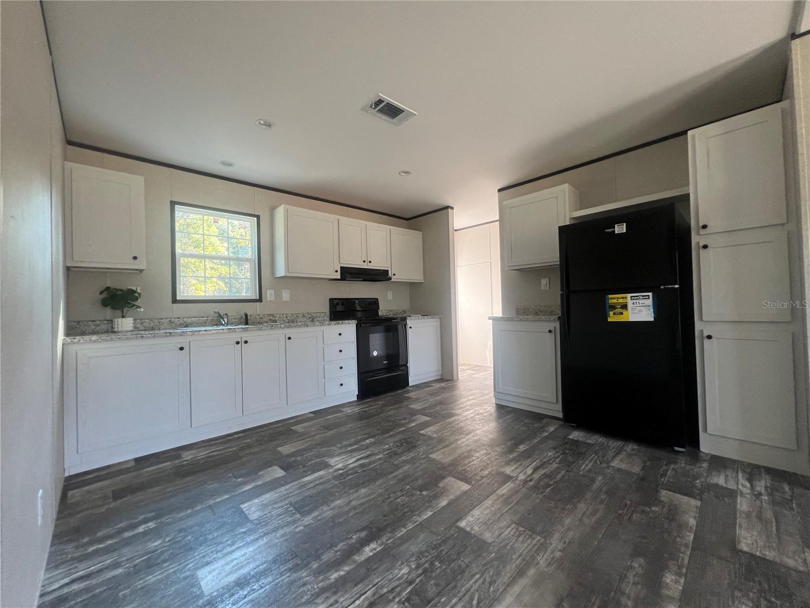 Image 4 of 15 For 10970 109th Street