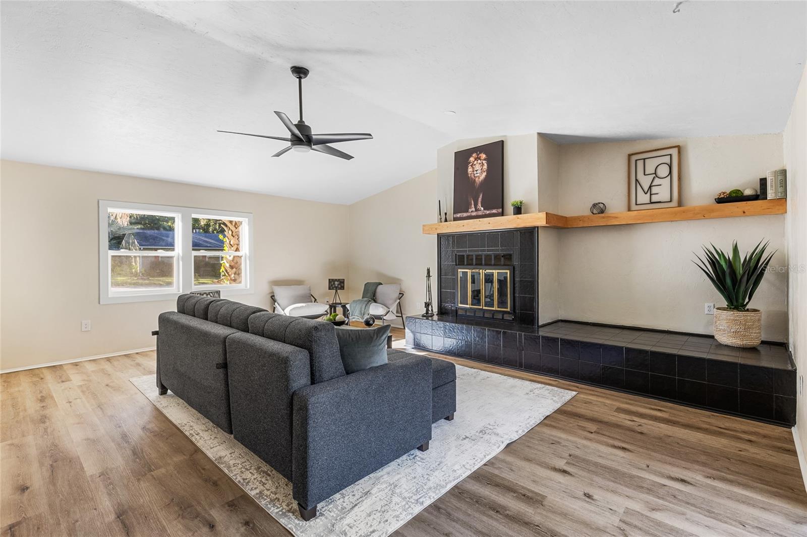 Image 4 of 22 For 3425 3rd Street