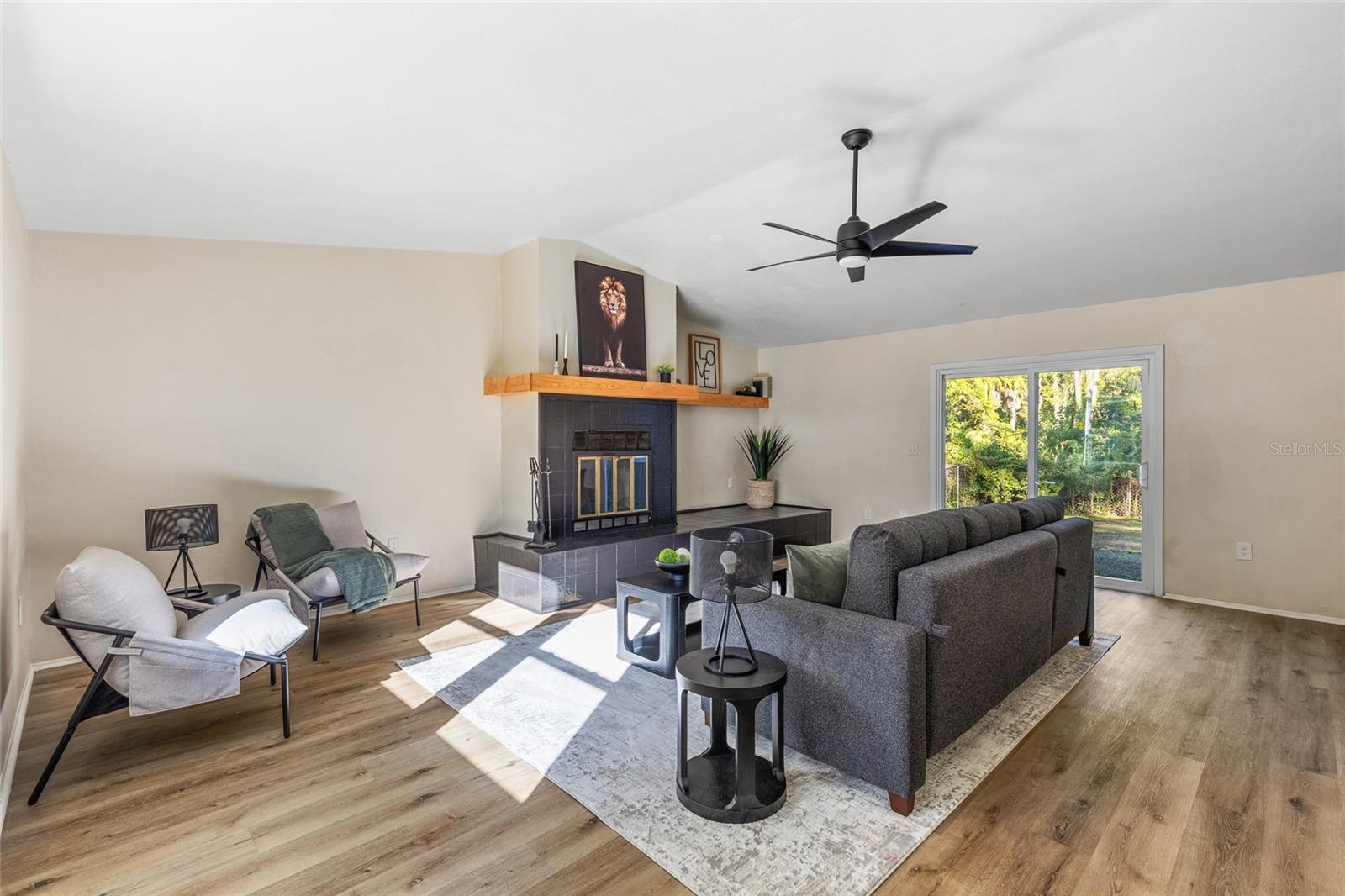 Image 5 of 22 For 3425 3rd Street