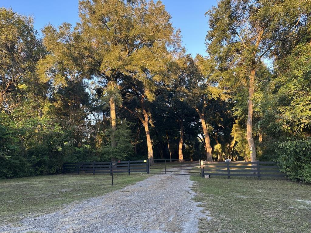 Image 17 of 56 For 6531 82nd Court