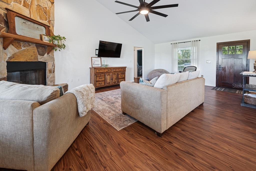 Image 26 of 56 For 6531 82nd Court