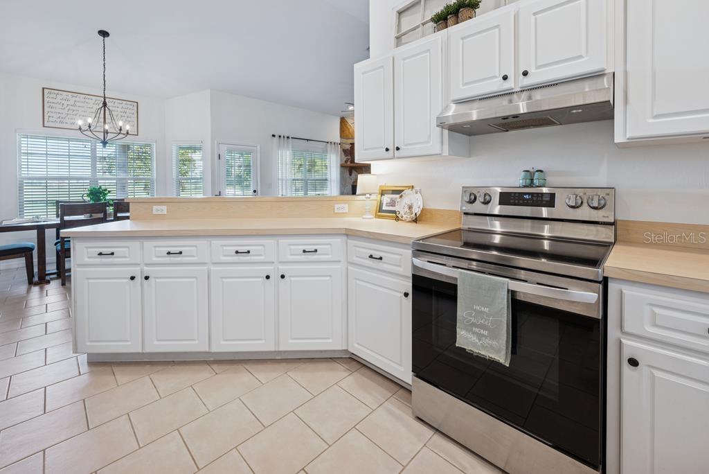 Image 37 of 56 For 6531 82nd Court