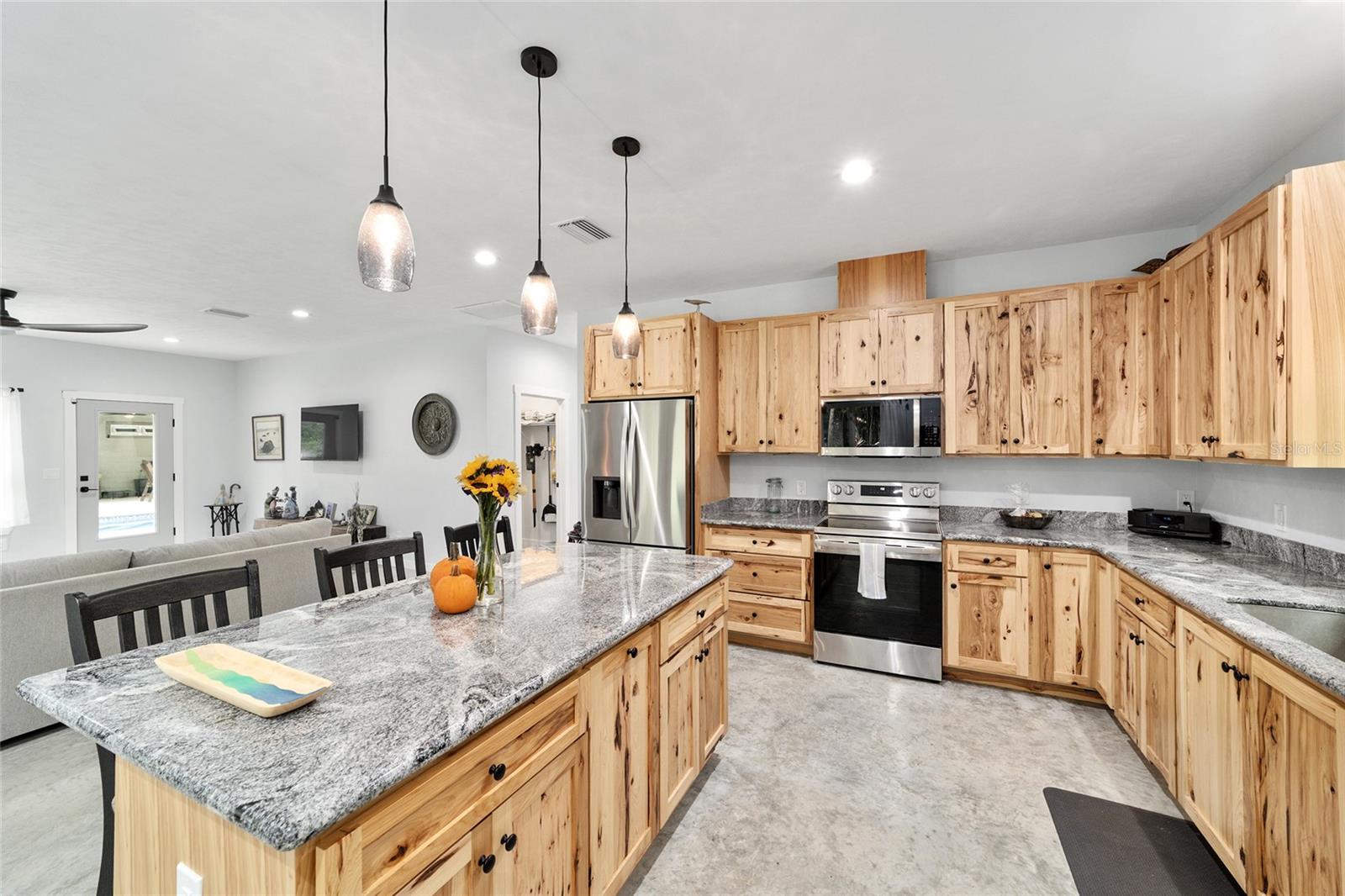 Image 11 of 87 For 19189 Us Highway 301