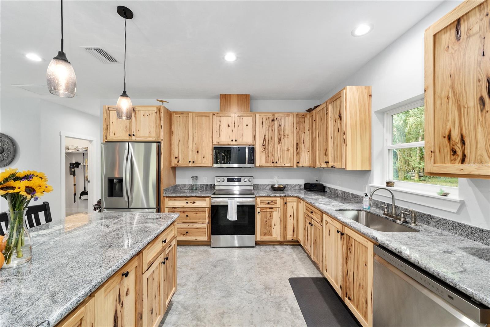 Image 13 of 87 For 19189 Us Highway 301