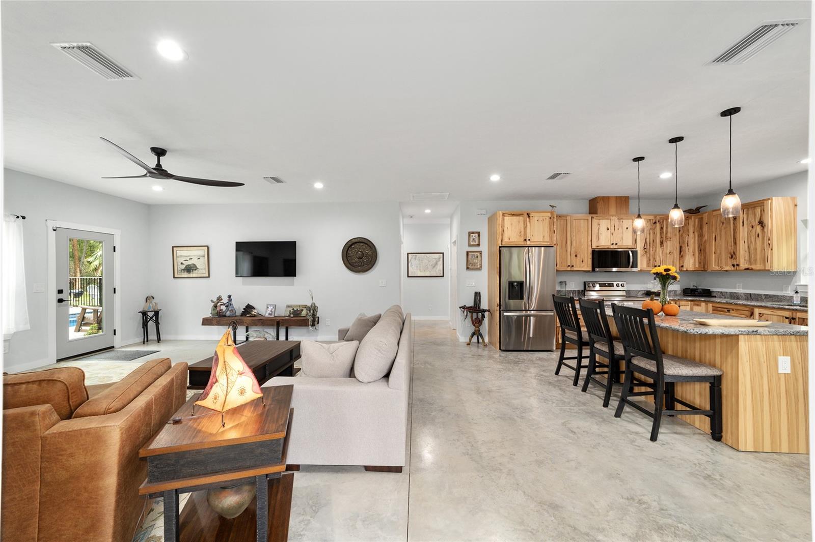 Image 4 of 87 For 19189 Us Highway 301