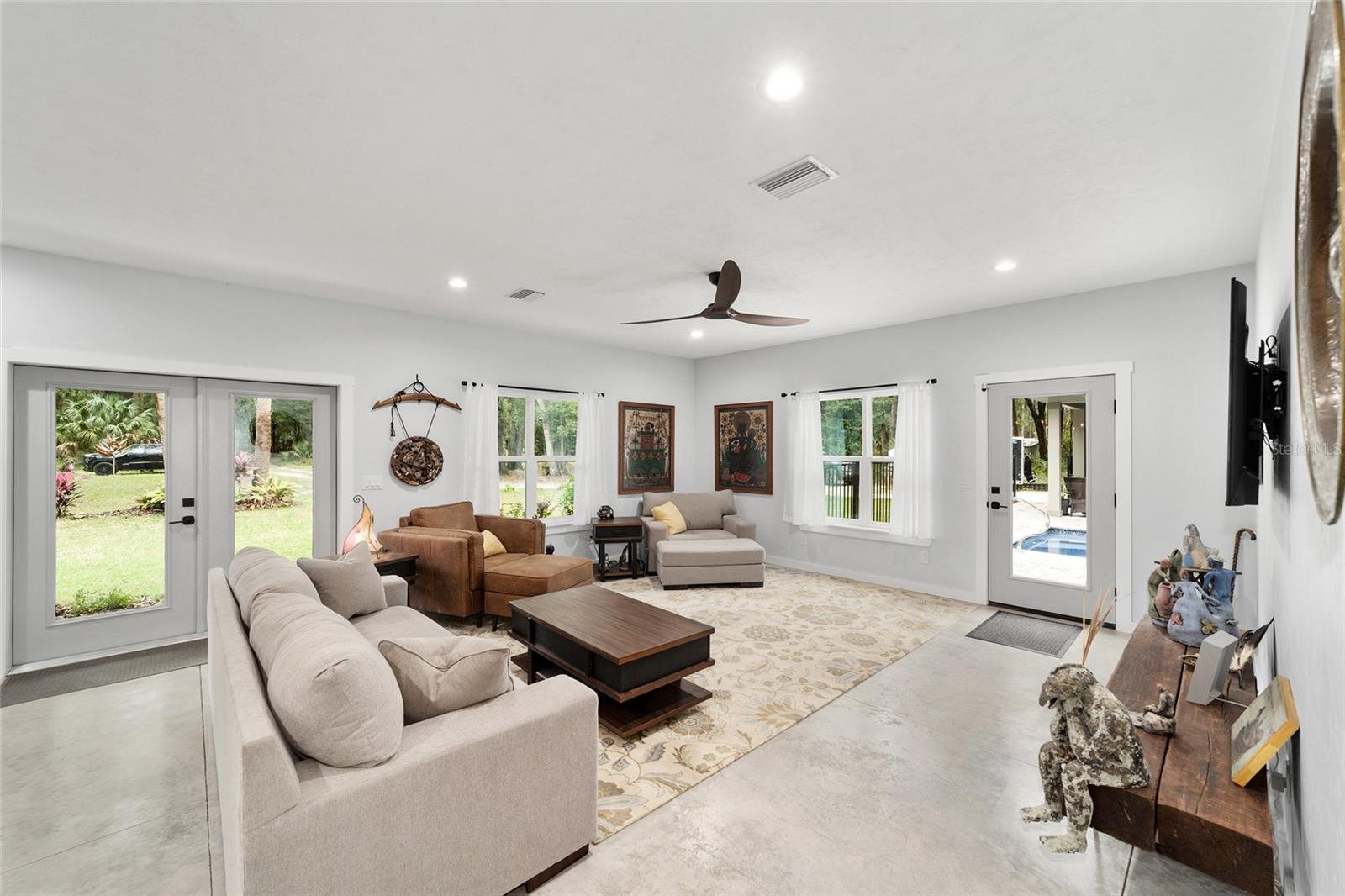 Image 5 of 87 For 19189 Us Highway 301