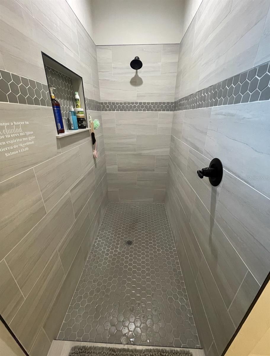 Image 13 of 16 For 15756 126 Lane