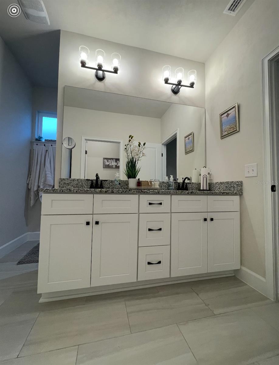 Image 15 of 16 For 15756 126 Lane