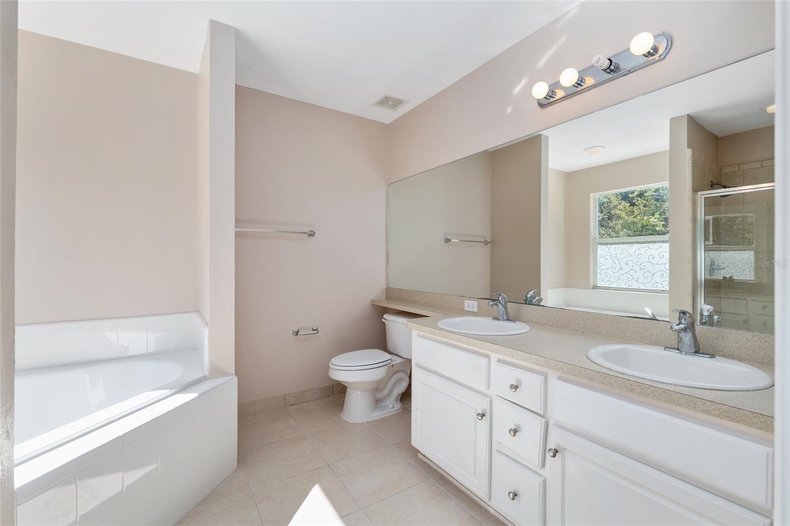 Image 16 of 38 For 2051 49th Avenue