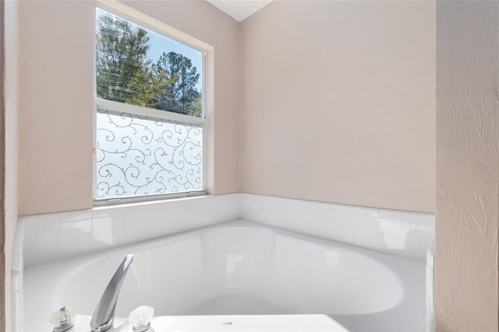 Image 17 of 38 For 2051 49th Avenue