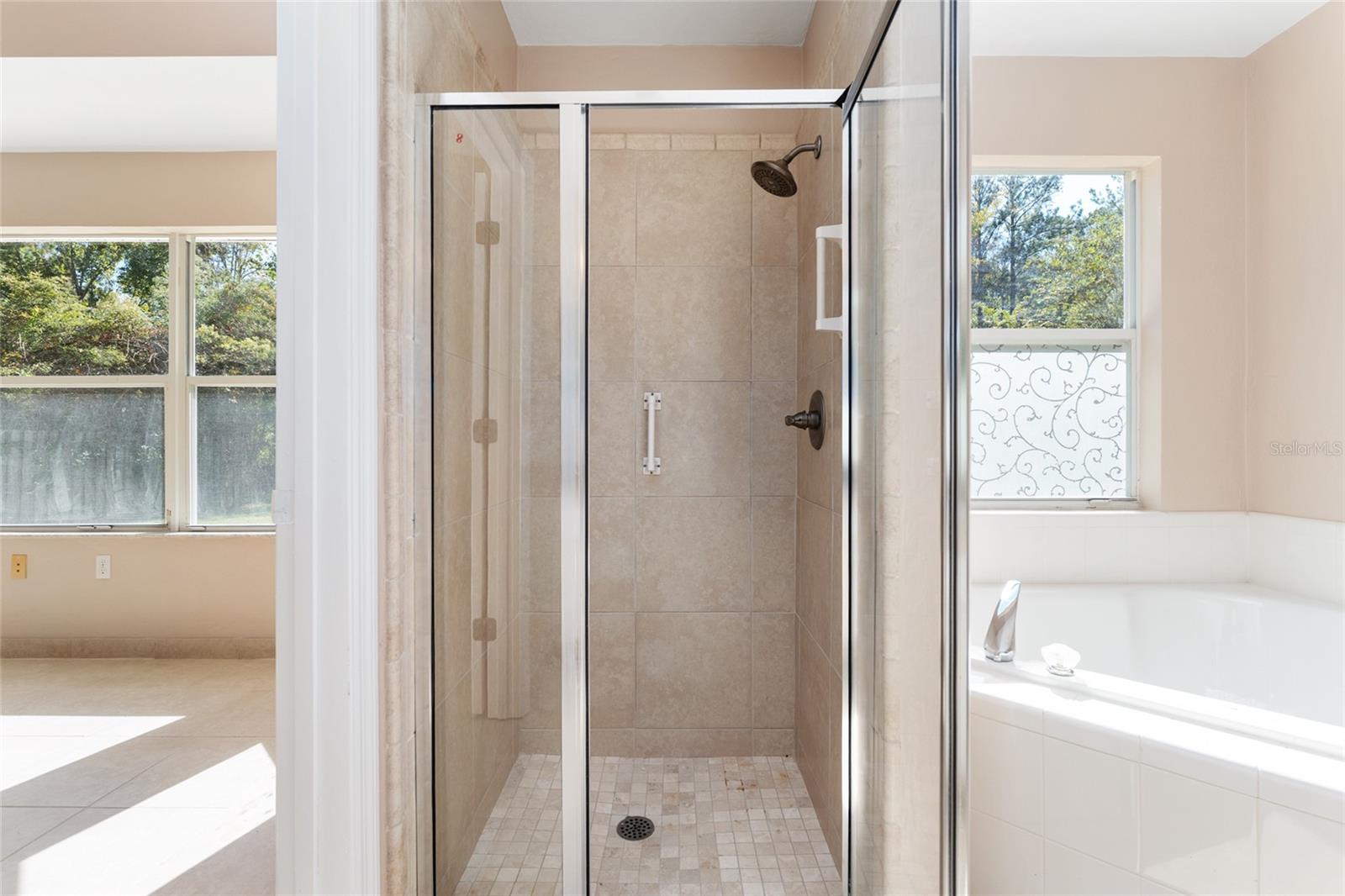 Image 18 of 38 For 2051 49th Avenue