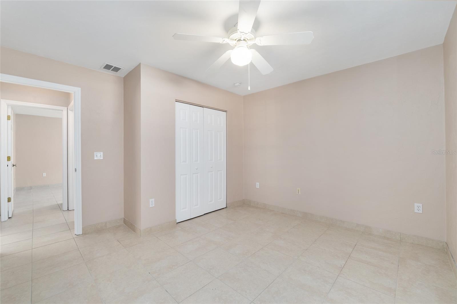 Image 21 of 38 For 2051 49th Avenue