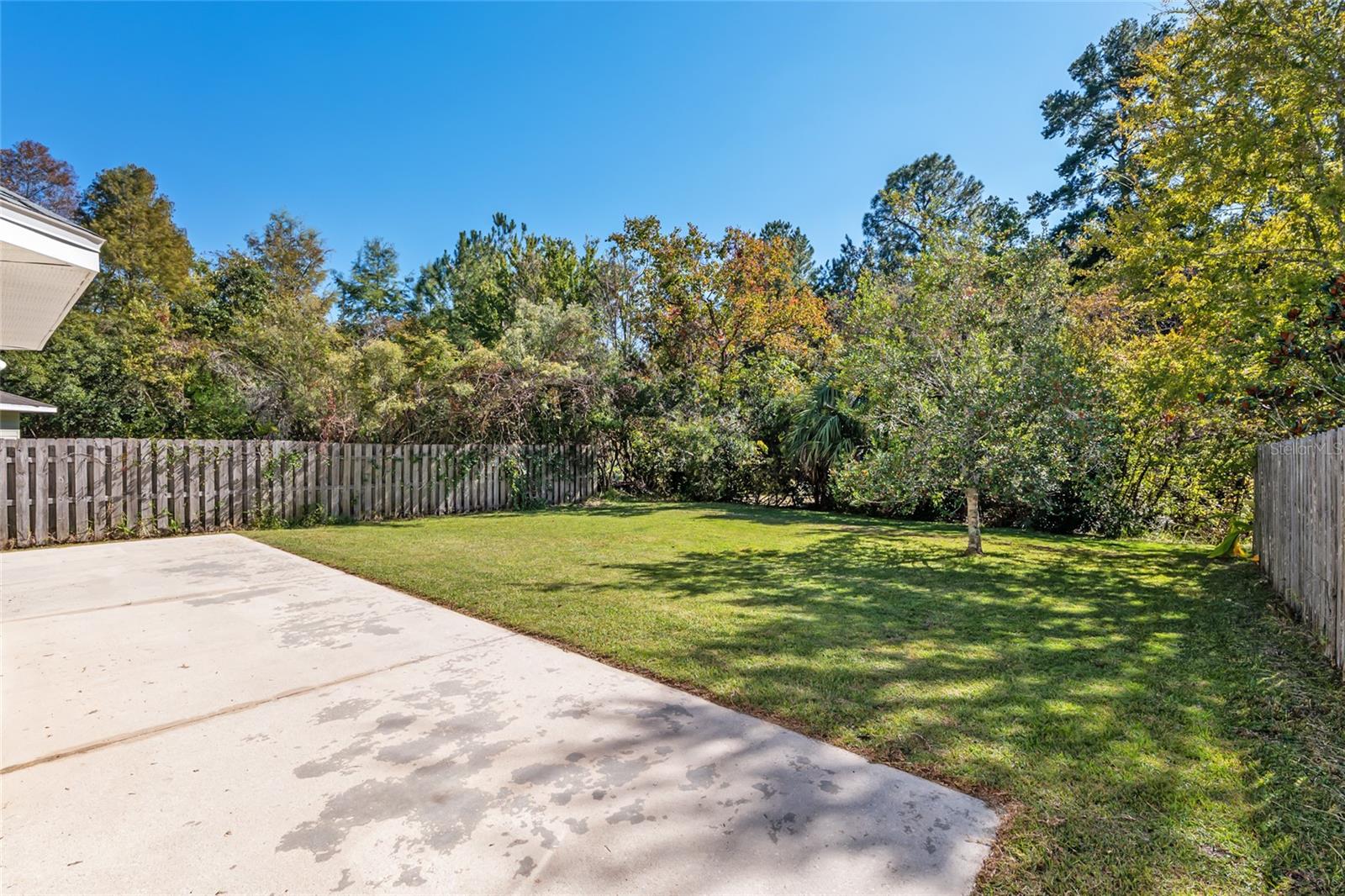 Image 26 of 38 For 2051 49th Avenue