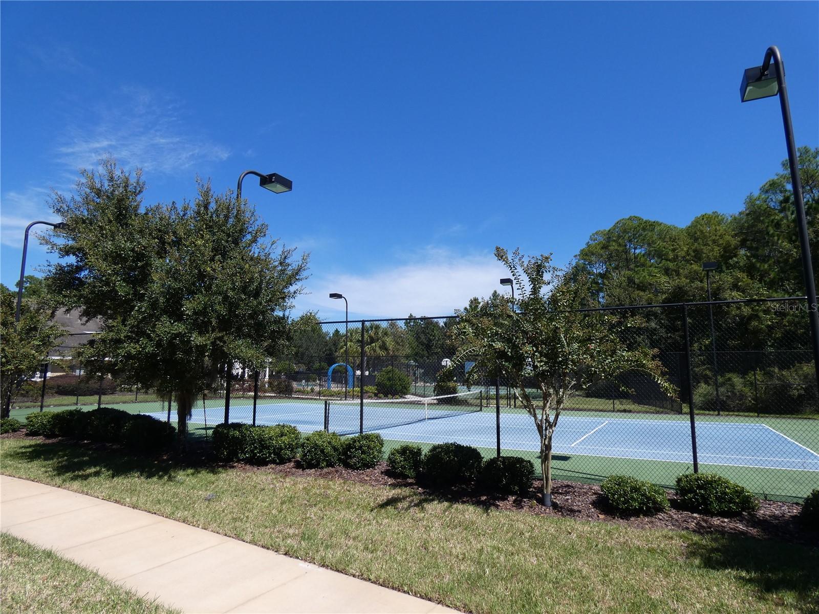 Image 36 of 38 For 2051 49th Avenue