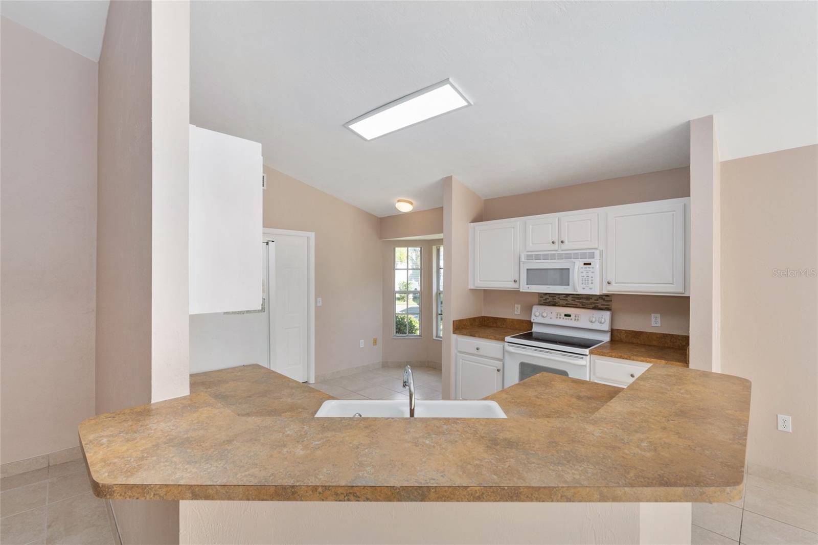 Image 6 of 38 For 2051 49th Avenue