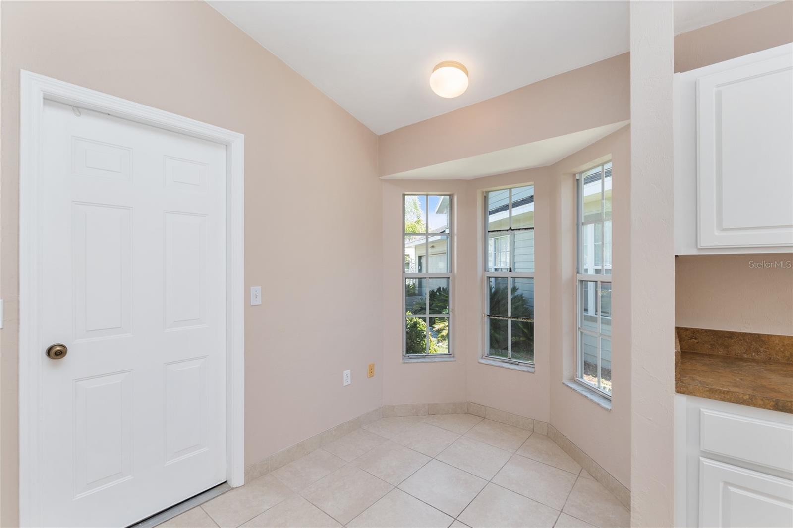 Image 7 of 38 For 2051 49th Avenue